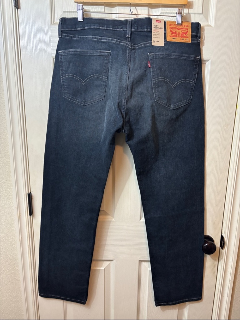 Levi's Men's Dark Gray Straight Jeans - Picture 5 of 7
